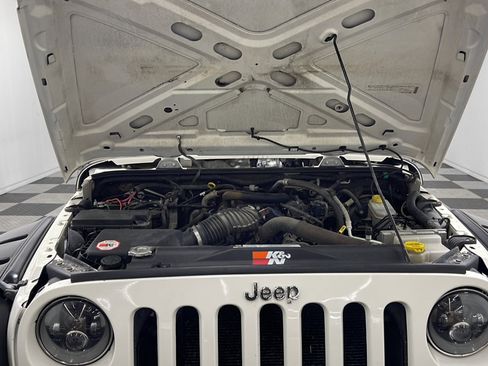 Used 2010 Jeep Wrangler Unlimited Sport AWD/4WD image 23