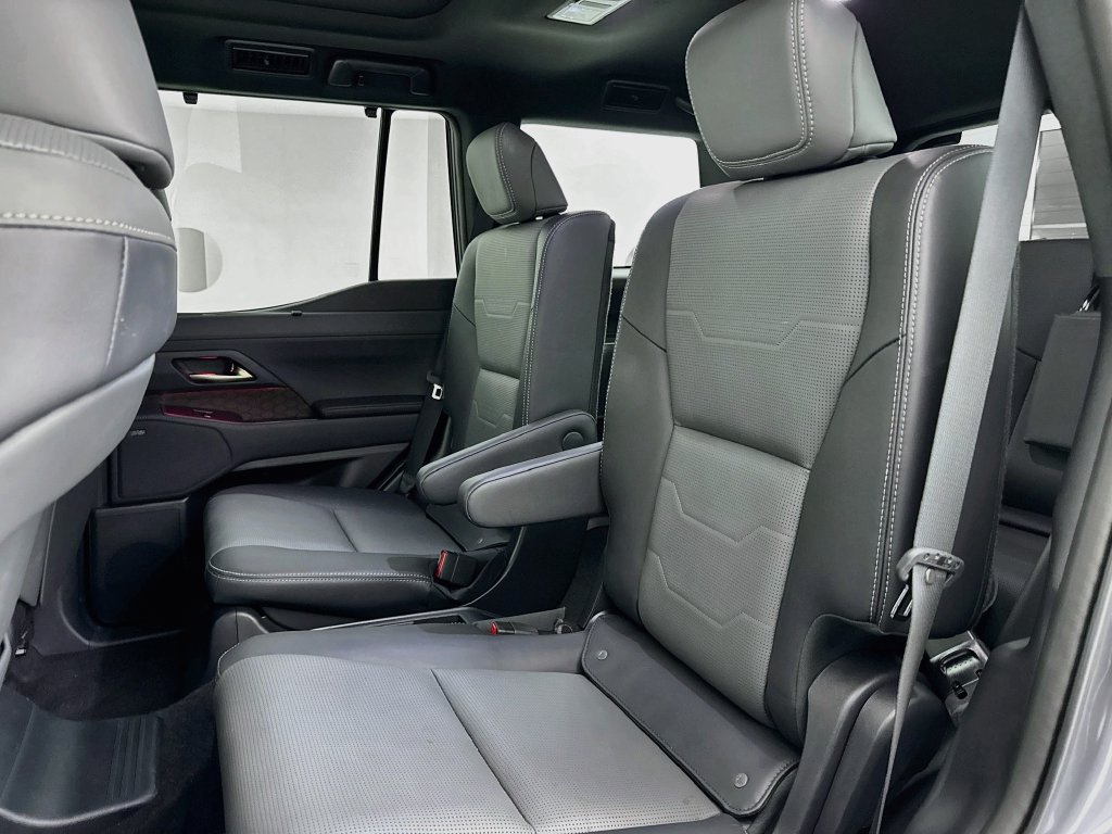 Used 2026 Lexus GX 550 w/ Cold Area Package AWD/4WD image 25