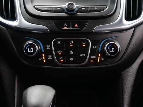 Used 2022 Chevrolet Equinox LT FWD image 23