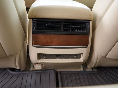 Used 2016 Lexus LX 570 4WD w/ Luxury Package image 29