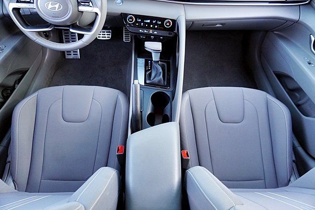 Certified 2026 Hyundai Elantra Sport FWD image 29