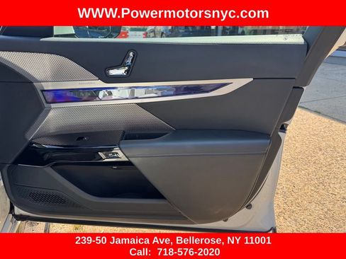 Used 2024 BMW 740i xDrive AWD/4WD image 32