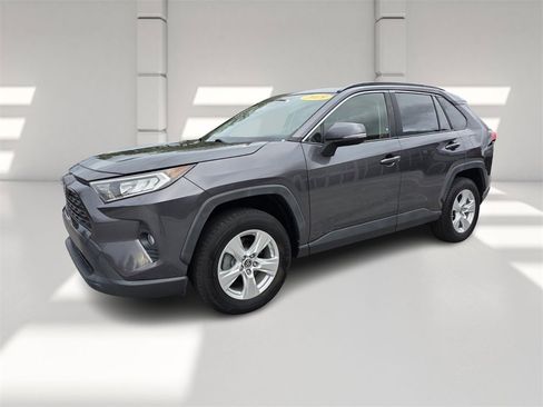 Used 2019 Toyota RAV4 XLE image 8