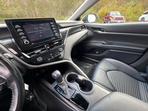 Used 2021 Toyota Camry SE image 26