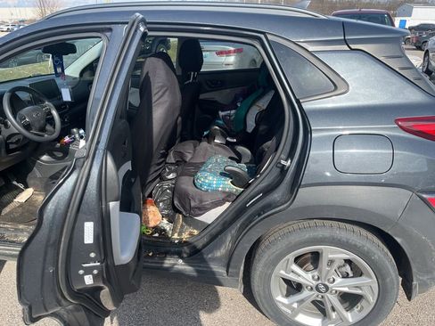 Used 2022 Hyundai Kona SEL w/ Winter Weather Package image 10