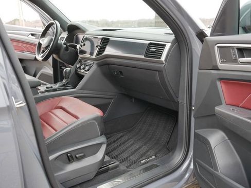 Certified 2023 Volkswagen Atlas Cross Sport SEL Premium R-Line image 20