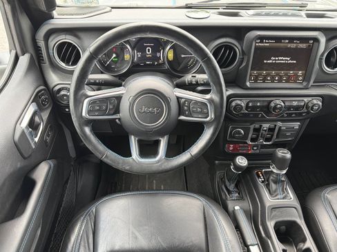 Used 2022 Jeep Wrangler Unlimited Rubicon 4xe w/ Cold Weather Group AWD/4WD image 14