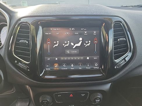 Used 2020 Jeep Compass Limited image 18