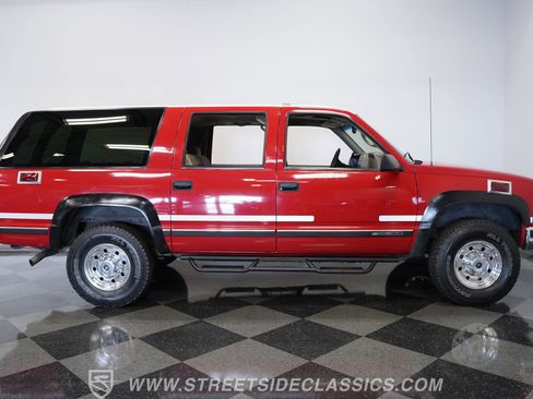 Used 1999 Chevrolet Suburban 2500 w/ Preferred Equipment Group 2 image 14