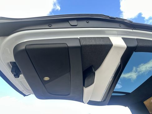 Used 2022 Tesla Model X Plaid image 32