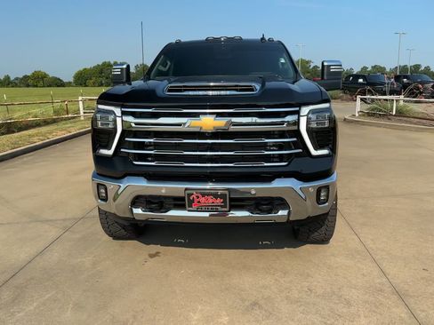 Used 2025 Chevrolet Silverado 2500 LTZ w/ LTZ Premium Texas Edition image 3