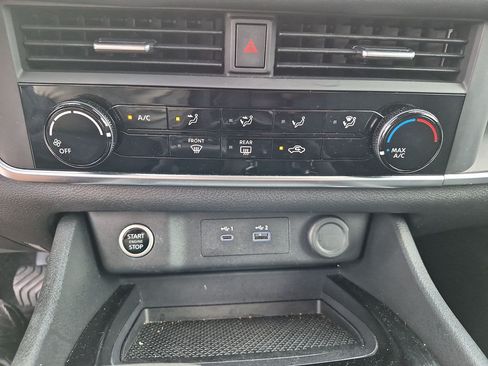 Used 2023 Nissan Rogue S AWD/4WD image 23