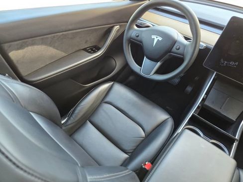 Used 2020 Tesla Model Y Long Range AWD/4WD image 26