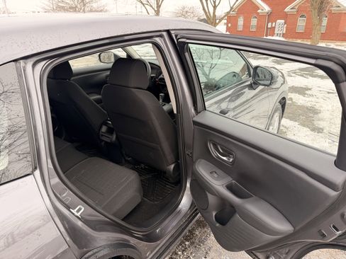 Certified 2025 Honda HR-V LX image 13