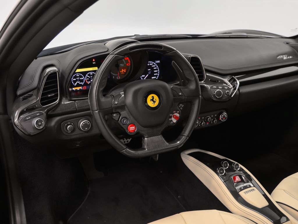 Used 2010 Ferrari 458 Italia Coupe RWD image 2