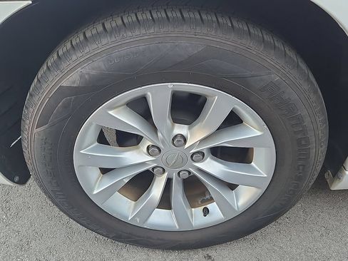 Used 2015 Chrysler 300 Limited RWD image 5