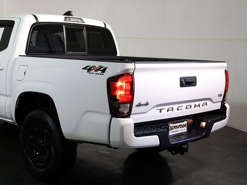Used 2023 Toyota Tacoma SR AWD/4WD image 12