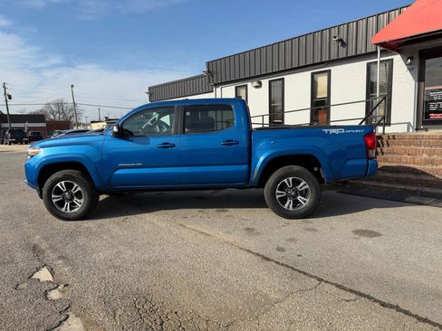 Used 2016 Toyota Tacoma TRD Sport w/ Towing Package image 10