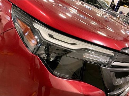 Used 2025 Subaru Forester Premium image 28