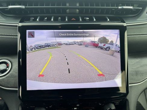 Used 2024 Jeep Grand Cherokee L Limited image 18