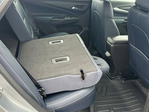 Used 2022 Chevrolet Bolt EUV LT w/ Convenience Package image 30