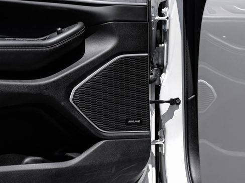 Used 2022 Jeep Grand Cherokee Limited image 55