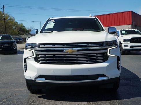 Used 2023 Chevrolet Suburban Premier image 9