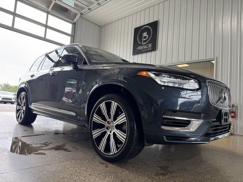 Used 2022 Volvo XC90 T8 Inscription w/ Advanced Package image 6