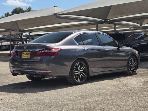 Used 2017 Honda Accord Sport Special Edition image 4