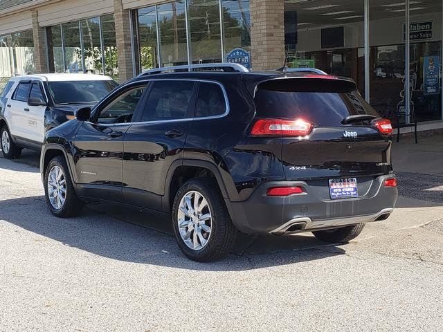 Used 2017 Jeep Cherokee Limited AWD/4WD image 3