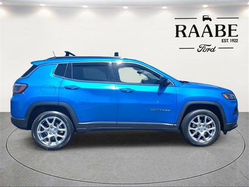 Used 2022 Jeep Compass Latitude image 8