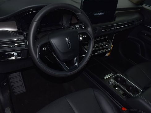 New 2025 Lincoln Corsair Reserve image 19