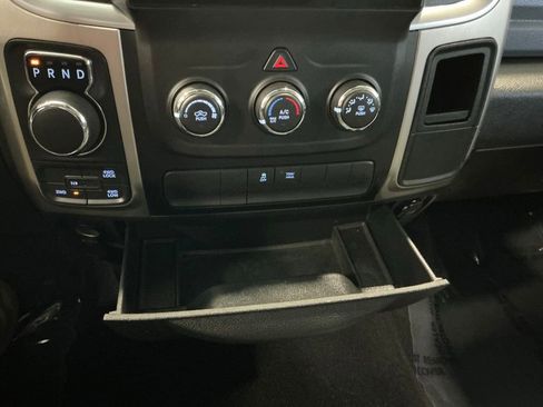 Used 2019 RAM 1500 Classic SLT AWD/4WD image 37