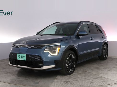 Used 2023 Kia Niro Wave FWD image 2