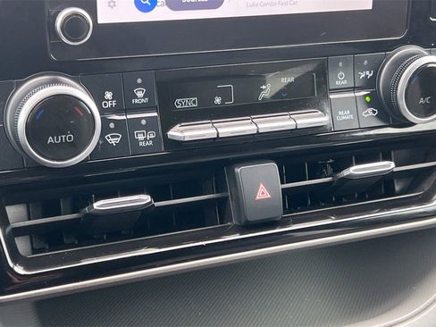 Certified 2023 Toyota Highlander L image 22