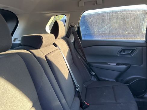 Used 2024 Nissan Rogue S AWD/4WD image 13