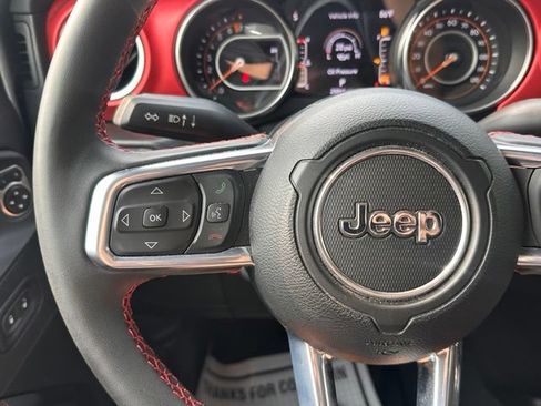 Used 2023 Jeep Gladiator Rubicon w/ Cold Weather Group AWD/4WD image 22