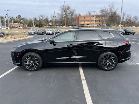 Used 2025 Toyota Crown Signia image 6