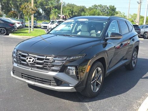 Certified 2025 Hyundai Tucson SEL FWD image 2
