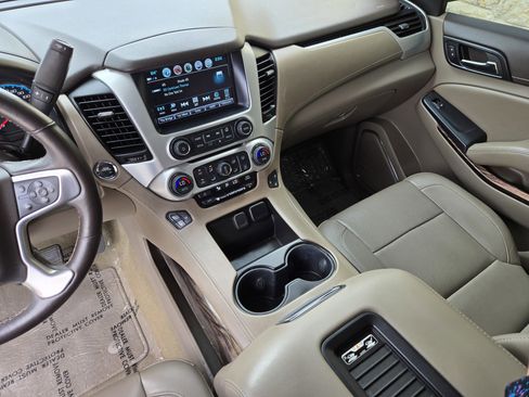 Used 2017 GMC Yukon SLT w/ Premium Edition image 15
