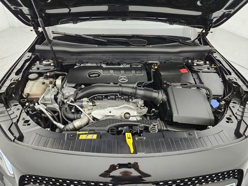 Used 2023 Mercedes-Benz GLB 250 image 23