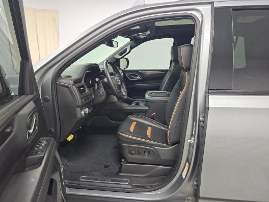 Used 2023 GMC Yukon AT4 AWD/4WD image 7
