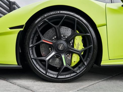 Used 2022 Lamborghini Huracan STO image 3