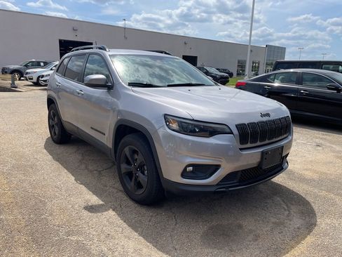 Used 2021 Jeep Cherokee Latitude Plus AWD/4WD image 1