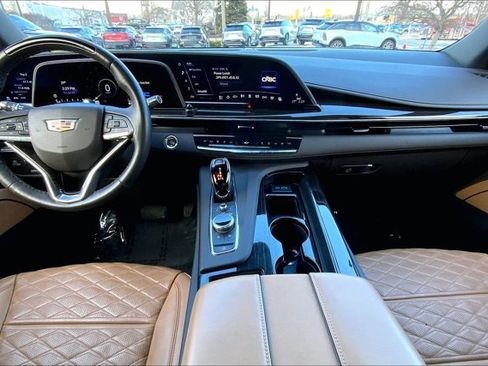 Used 2023 Cadillac Escalade Premium Luxury w/ Performance Package image 15