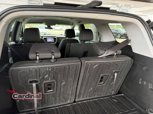 Used 2023 GMC Acadia SLE w/ Driver Convenience Package FWD image 26