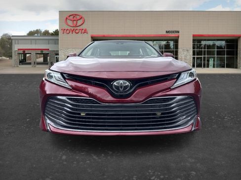 Used 2018 Toyota Camry XLE w/ Audio Package FWD image 2