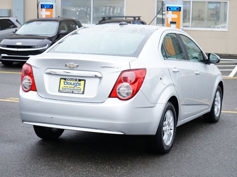 Used 2015 Chevrolet Sonic LT image 4