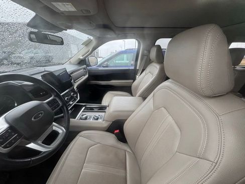 Used 2024 Ford Expedition Max Limited image 3