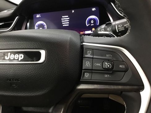 Used 2023 Jeep Grand Cherokee Limited w/ Trailer Tow Prep Group (B) image 41